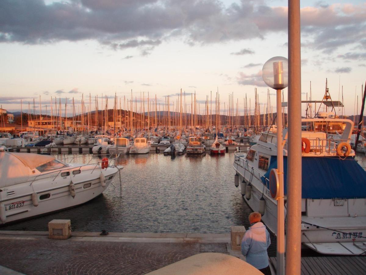 La Provence Authentique A 30 Minutes Des Plages Apartment Collobrieres Bagian luar foto